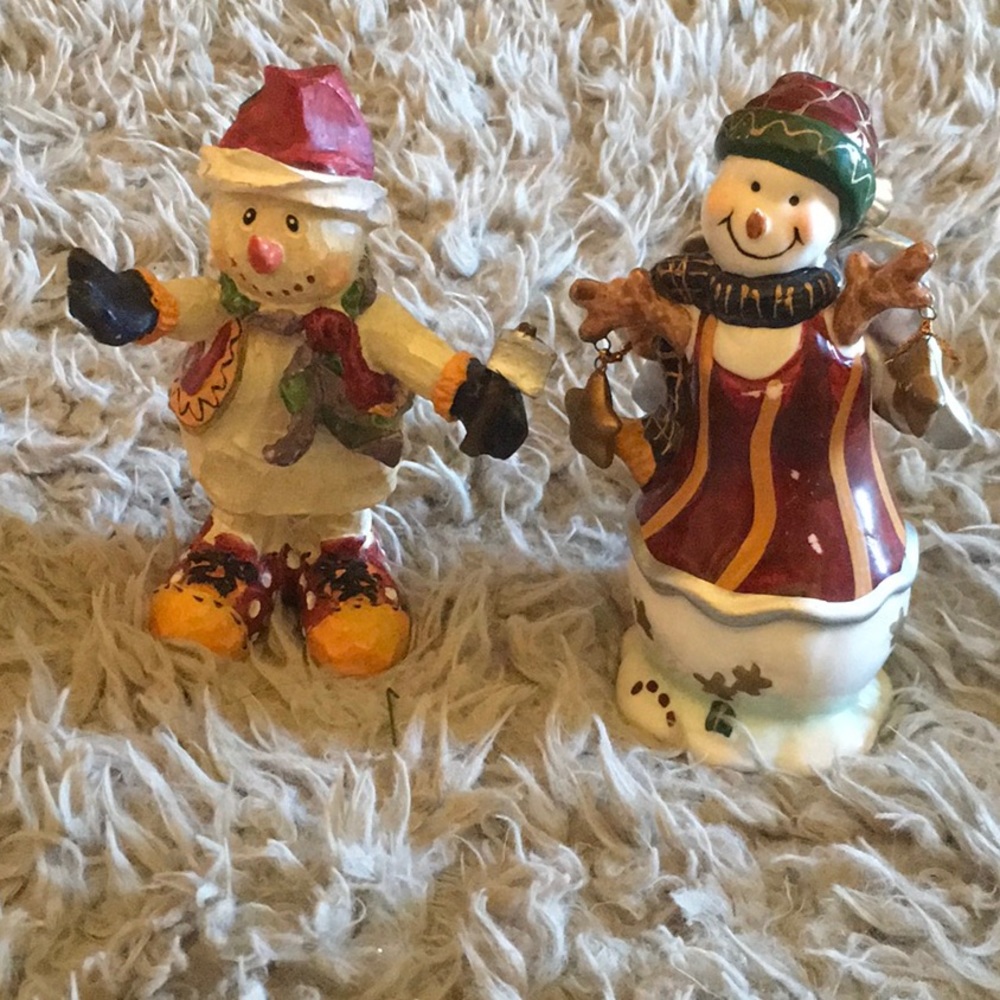 Two 5 inch ceramic snow men